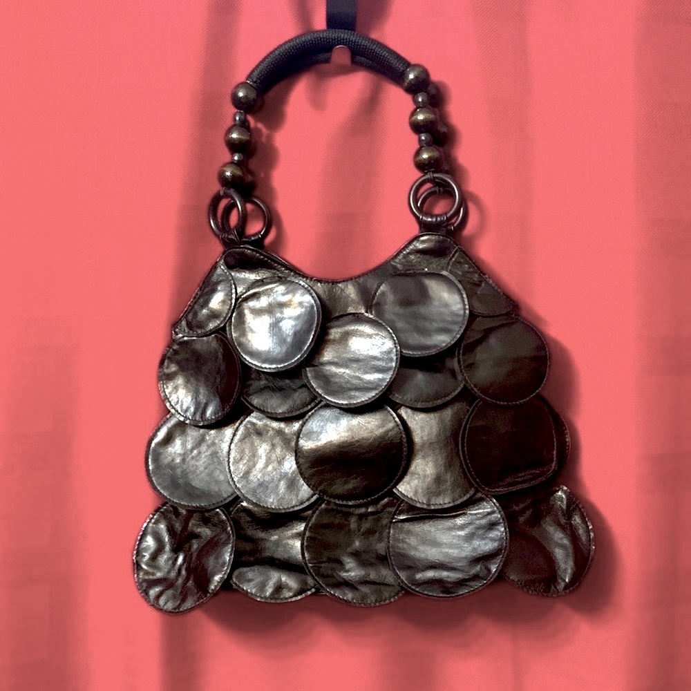 Scalloped Design Bag — Wooded / Beaded Wrapped Handles